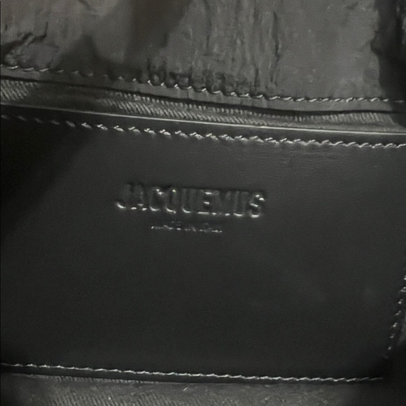 Jacquemus Black Leather Crossbody Bag with Wide Strap - Picture 8 of 8